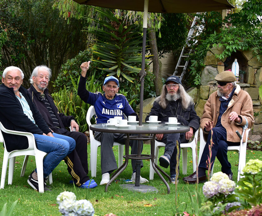 Padres en la vejez: hombres que dedicaron su vida a sus familias