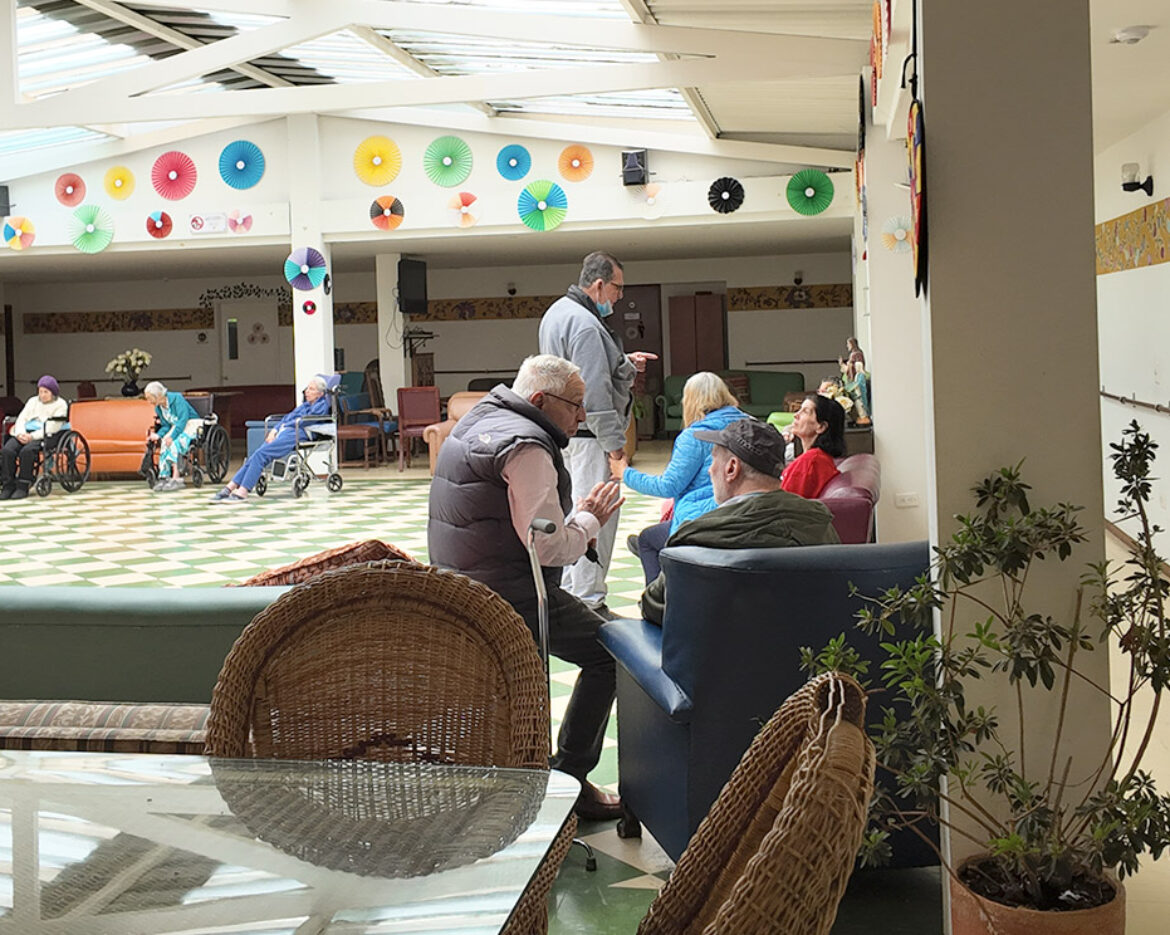 Cómo apoyar a los adultos mayores: pequeñas acciones que transforman vidas