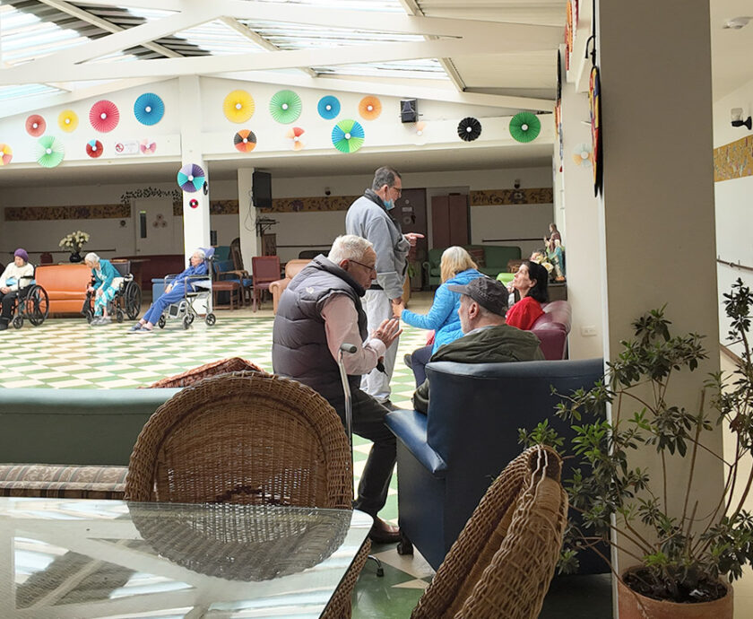 Cómo apoyar a los adultos mayores: pequeñas acciones que transforman vidas